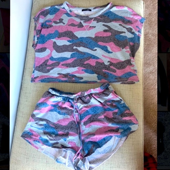 Papermoon Matching Sleep Set PJs - Picture 2 of 4